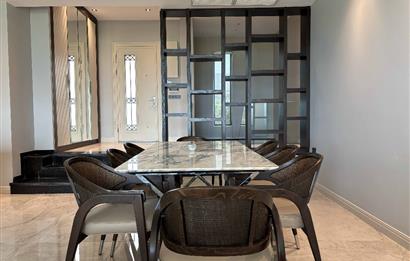 Yalıkavakta Deniz Manzaralı Eşyalı 5+1 Satılık Villa