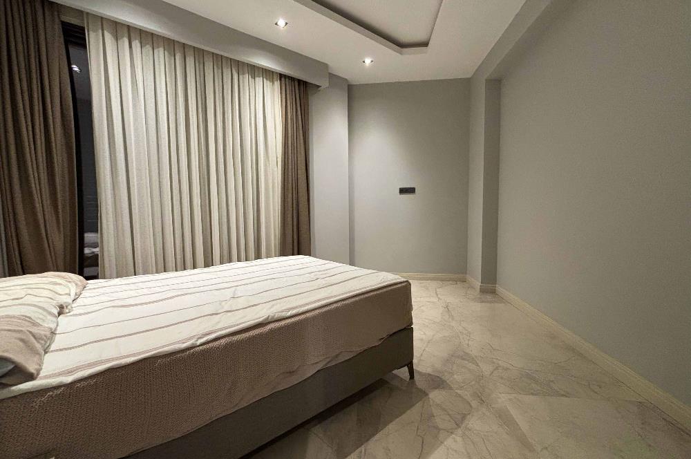 Yalıkavakta Deniz Manzaralı Eşyalı 5+1 Satılık Villa