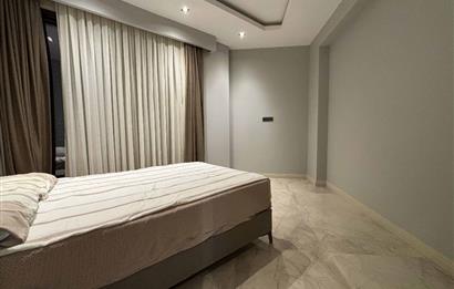 Yalıkavakta Deniz Manzaralı Eşyalı 5+1 Satılık Villa