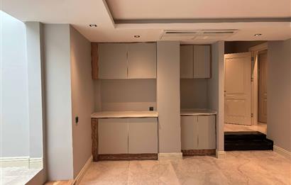 Yalıkavakta Deniz Manzaralı Eşyalı 5+1 Satılık Villa