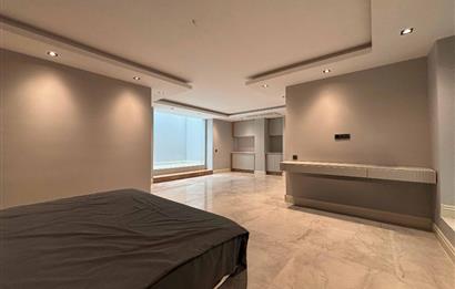 Yalıkavakta Deniz Manzaralı Eşyalı 5+1 Satılık Villa