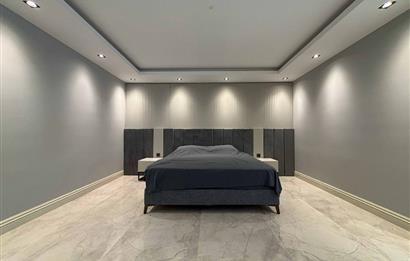 Yalıkavakta Deniz Manzaralı Eşyalı 5+1 Satılık Villa
