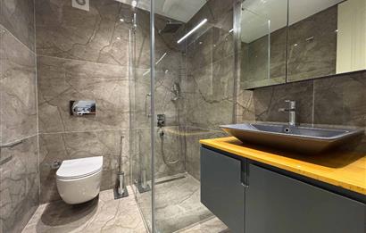 Yalıkavakta Deniz Manzaralı Eşyalı 5+1 Satılık Villa