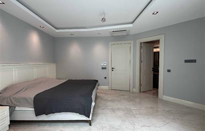 Yalıkavakta Deniz Manzaralı Eşyalı 5+1 Satılık Villa