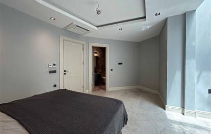 Yalıkavakta Deniz Manzaralı Eşyalı 5+1 Satılık Villa