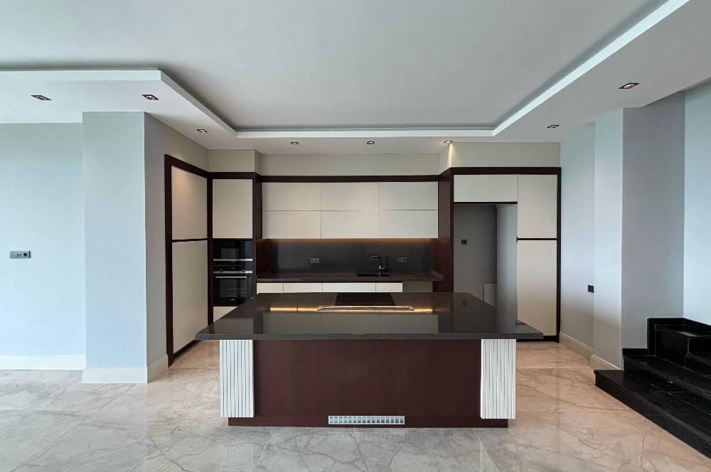 Yalıkavakta Full Deniz Manzaralı 5+1 Satılık Villa