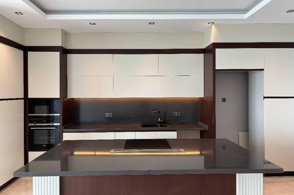 Yalıkavakta Full Deniz Manzaralı 5+1 Satılık Villa