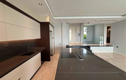 Yalıkavakta Full Deniz Manzaralı 5+1 Satılık Villa