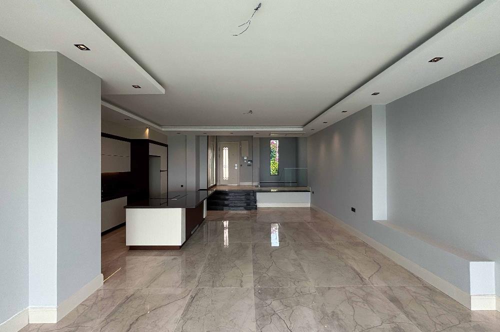 Yalıkavakta Full Deniz Manzaralı 5+1 Satılık Villa