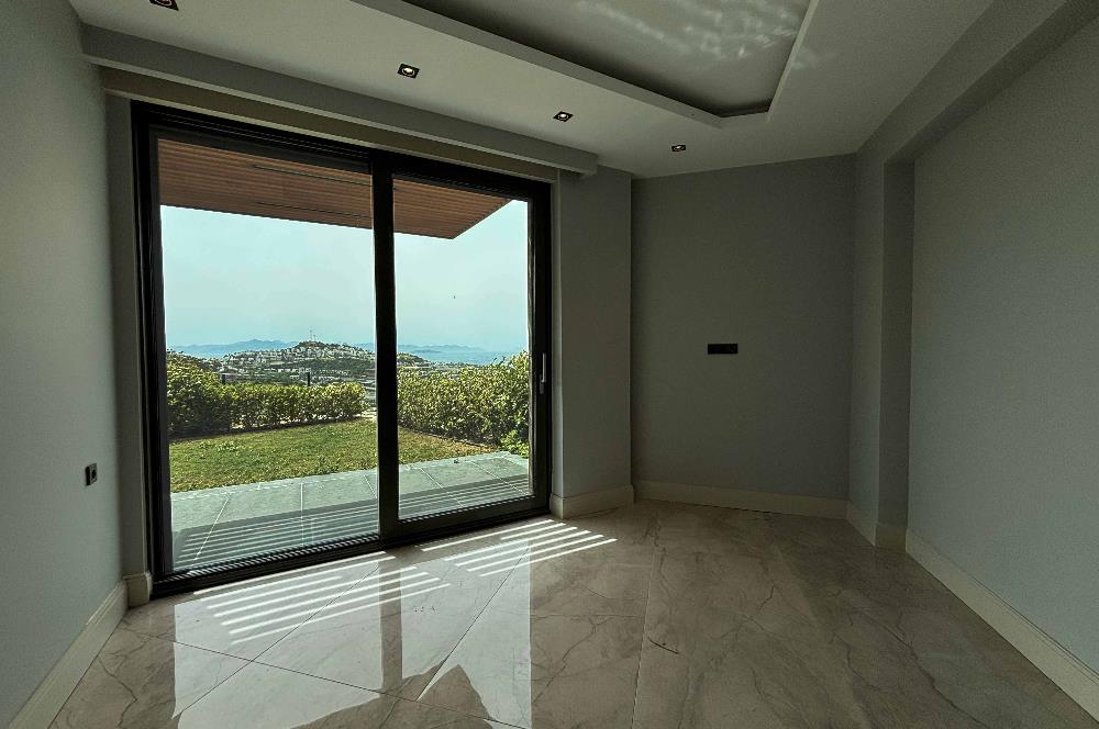 Yalıkavakta Full Deniz Manzaralı 5+1 Satılık Villa