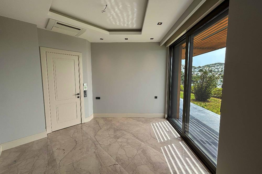 Yalıkavakta Full Deniz Manzaralı 5+1 Satılık Villa