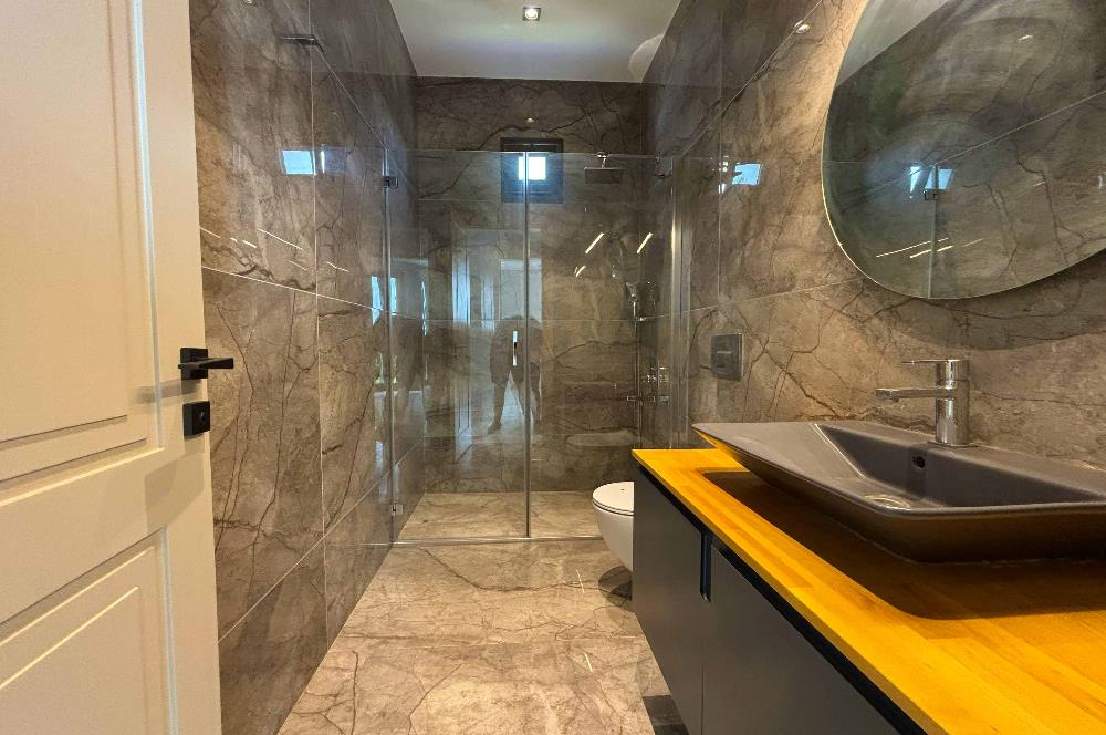 Yalıkavakta Full Deniz Manzaralı 5+1 Satılık Villa