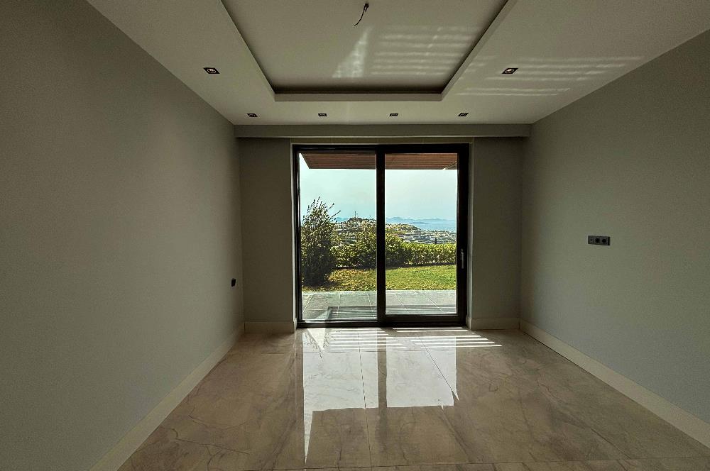 Yalıkavakta Full Deniz Manzaralı 5+1 Satılık Villa