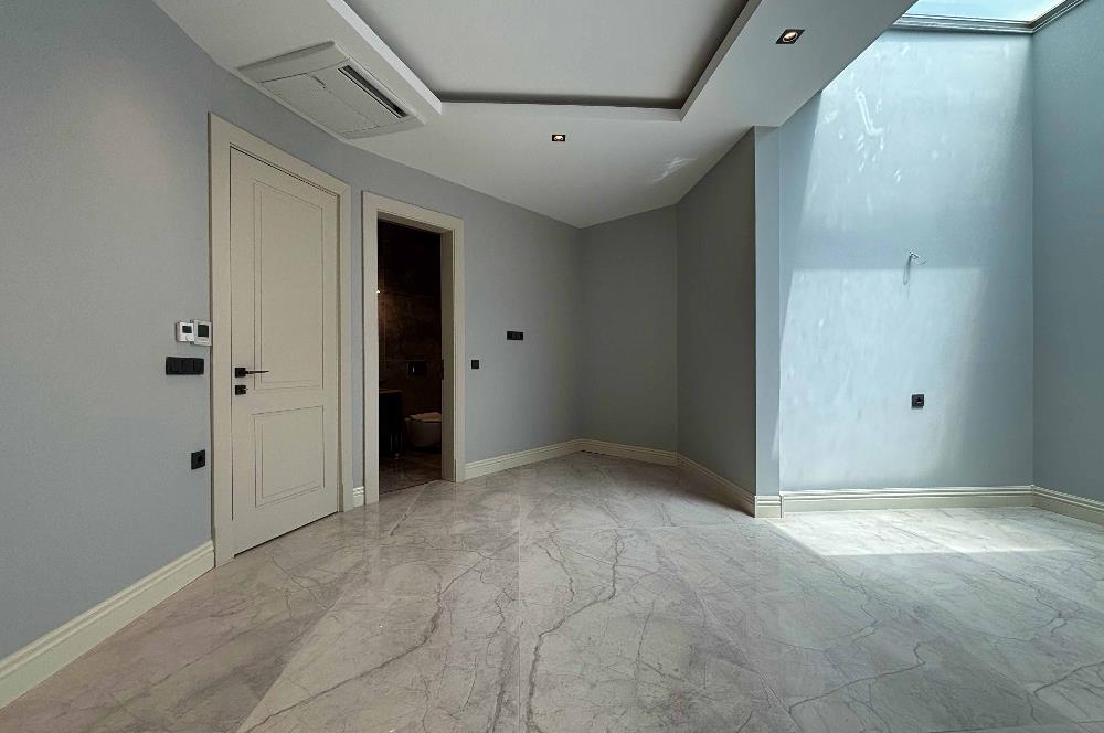 Yalıkavakta Full Deniz Manzaralı 5+1 Satılık Villa