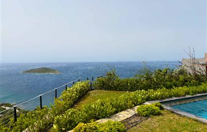 Yalıkavakta Full Deniz Manzaralı 5+1 Satılık Villa