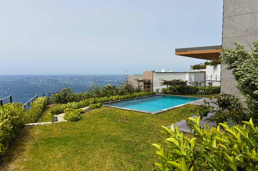 Yalıkavakta Full Deniz Manzaralı 5+1 Satılık Villa