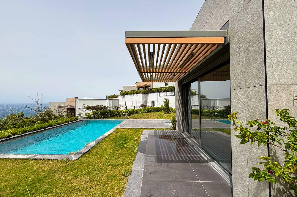 Yalıkavakta Full Deniz Manzaralı 5+1 Satılık Villa