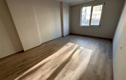 SEMT BAHÇECİK SİTESİNDE SATILIK DENİZ MANZARALI 2+1 ARA KAT