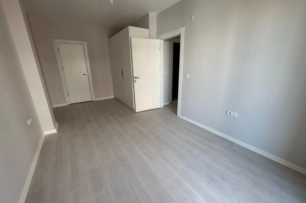 BAŞİSKELE'DE HAVUZLU SİTEDE SATILIK 3+1 DUBLEKS SIFIR DAİRE