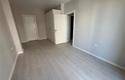 BAŞİSKELE'DE HAVUZLU SİTEDE SATILIK 3+1 DUBLEKS SIFIR DAİRE