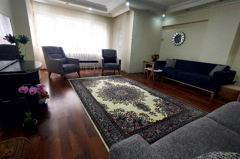 Taşdelen Merkez Sitede Ebeveyn Banyolu Yapılı 3+1 Satılık Daire