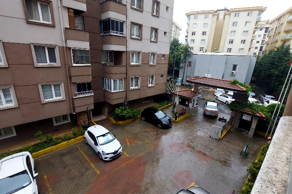 Taşdelen Merkez Sitede Ebeveyn Banyolu Yapılı 3+1 Satılık Daire