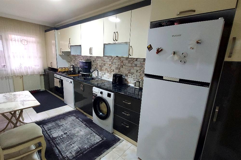 Taşdelen Merkez Sitede Ebeveyn Banyolu Yapılı 3+1 Satılık Daire