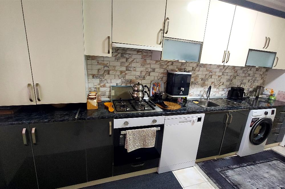 Taşdelen Merkez Sitede Ebeveyn Banyolu Yapılı 3+1 Satılık Daire