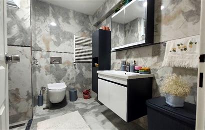 Taşdelen Merkez Sitede Ebeveyn Banyolu Yapılı 3+1 Satılık Daire
