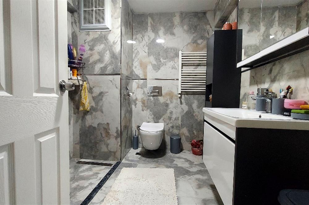 Taşdelen Merkez Sitede Ebeveyn Banyolu Yapılı 3+1 Satılık Daire
