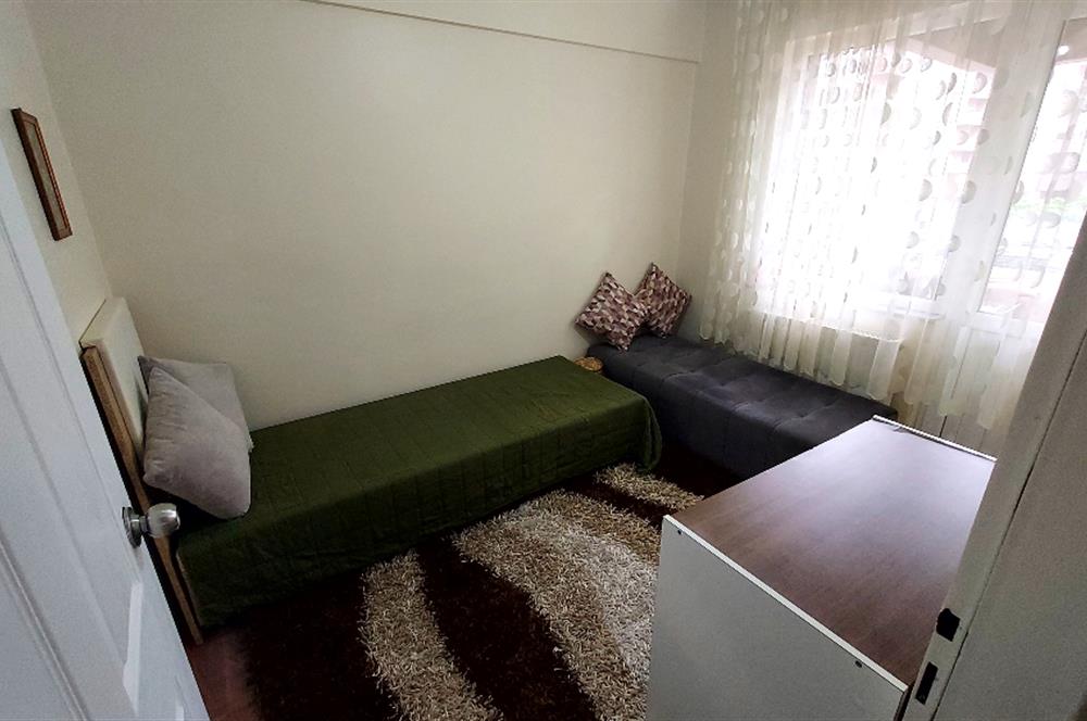 Taşdelen Merkez Sitede Ebeveyn Banyolu Yapılı 3+1 Satılık Daire