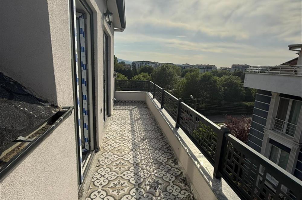KARTEPE ATAEVLERDE SATILIK 3+1 ÇATI DUBLEKS DAİRE