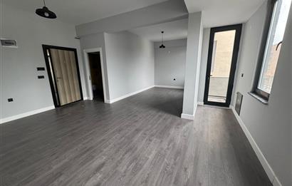 ÇARŞI YAPIYA 100MT MESAFEDE SATILIK OFİS