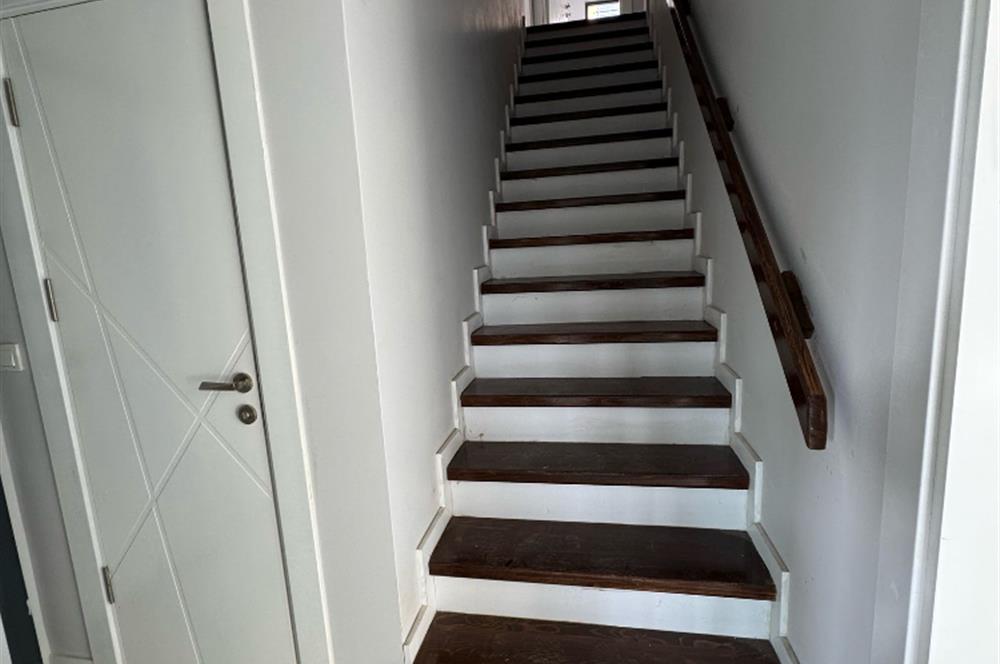 BAŞİSKELE'DE HAVUZLU SİTEDE SATILIK 3+1 DUBLEKS SIFIR DAİRE