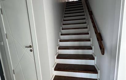 BAŞİSKELE'DE HAVUZLU SİTEDE SATILIK 3+1 DUBLEKS SIFIR DAİRE
