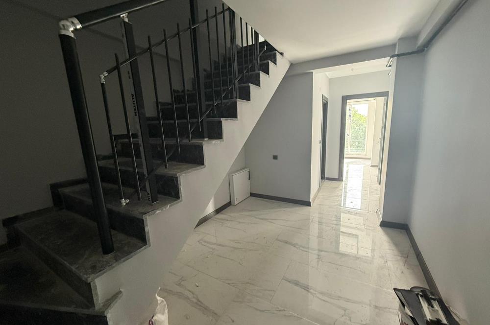 KARTEPE ATAEVLERDE SATILIK 3+1 ÇATI DUBLEKS DAİRE