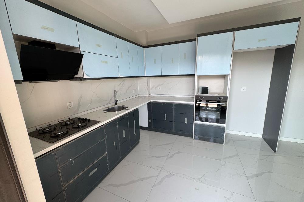 BAŞİSKELE'DE HAVUZLU SİTEDE SATILIK 3+1 DUBLEKS SIFIR DAİRE