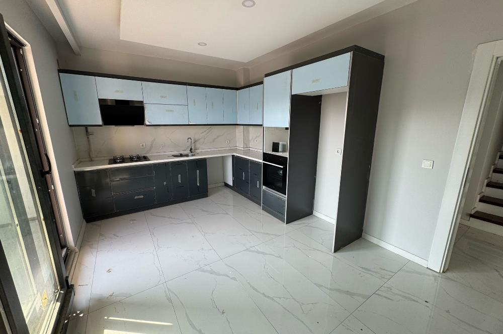 BAŞİSKELE'DE HAVUZLU SİTEDE SATILIK 3+1 DUBLEKS SIFIR DAİRE