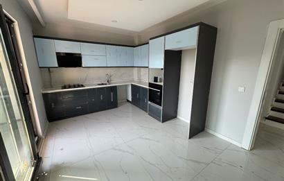 BAŞİSKELE'DE HAVUZLU SİTEDE SATILIK 3+1 DUBLEKS SIFIR DAİRE