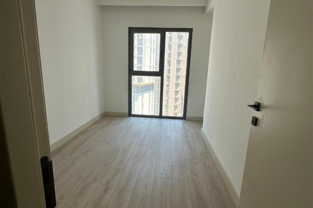 C21 ROOF'dan 19.ETAP'da 3+1 YÜKSEK KAT KİRALIK DAİRE