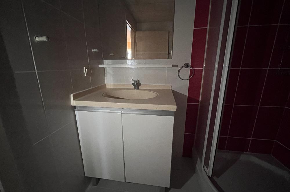 Kuşadası Limana Yürüme Mesafesinde Deniz Manzaralı 3+1 Satılık Daire
