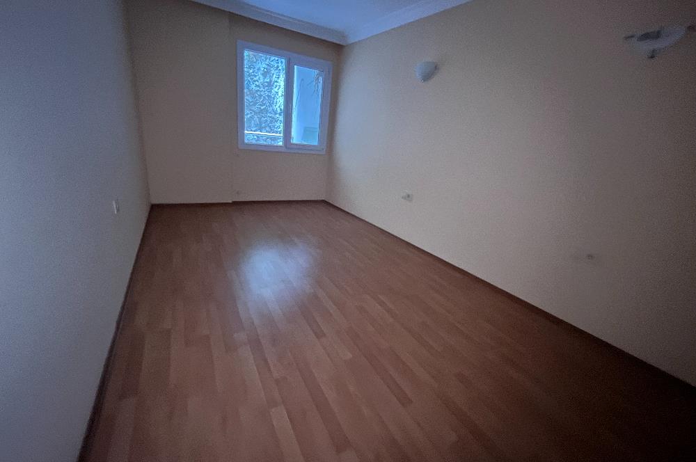 Kuşadası Limana Yürüme Mesafesinde Deniz Manzaralı 3+1 Satılık Daire