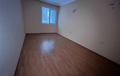 Kuşadası Limana Yürüme Mesafesinde Deniz Manzaralı 3+1 Satılık Daire