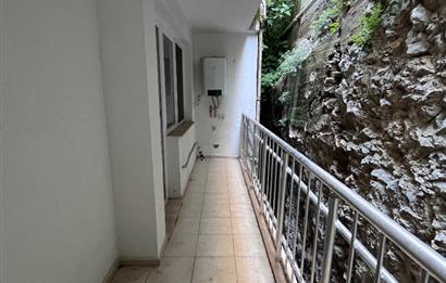 Kuşadası Limana Yürüme Mesafesinde Deniz Manzaralı 3+1 Satılık Daire