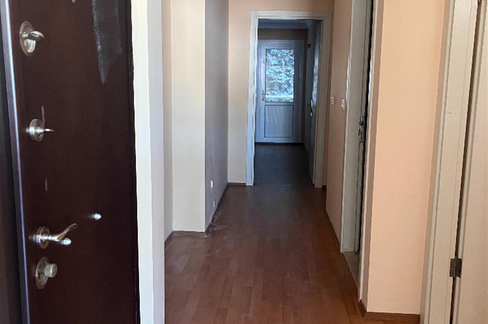 Kuşadası Limana Yürüme Mesafesinde Deniz Manzaralı 3+1 Satılık Daire