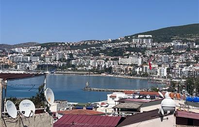 Kuşadası Limana Yürüme Mesafesinde Deniz Manzaralı 3+1 Satılık Daire