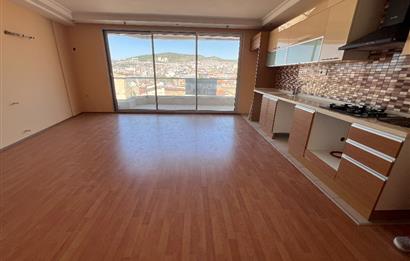 Kuşadası Limana Yürüme Mesafesinde Deniz Manzaralı 3+1 Satılık Daire