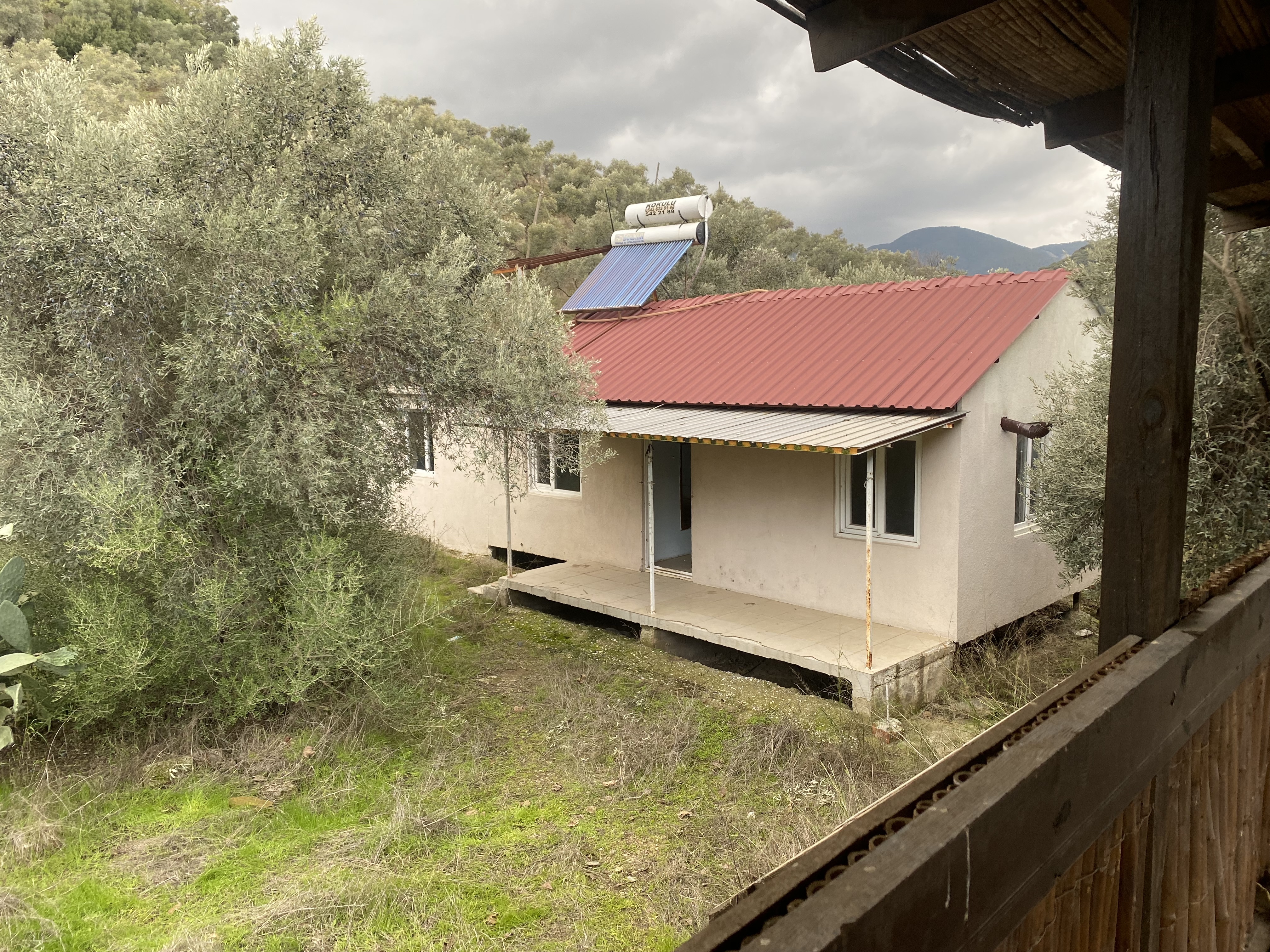 BAFA-MİLAS YOLUNDA SATILIK TİCARİ ARSA KARAYOLUNA 40 METRE CEPHELİ