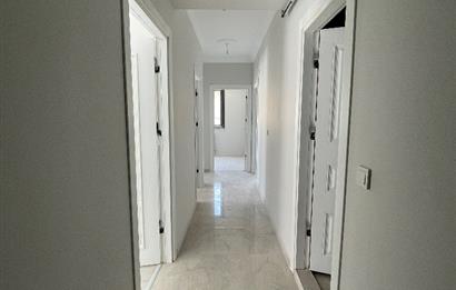 SULTANBEYLİ ADİL MAHALLESİ’NDE CADDE ÜSTÜ 3+1 TERASLI SIFIR DAİRE
