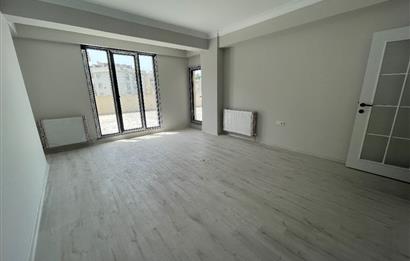 SULTANBEYLİ ADİL MAHALLESİ’NDE CADDE ÜSTÜ 3+1 TERASLI SIFIR DAİRE